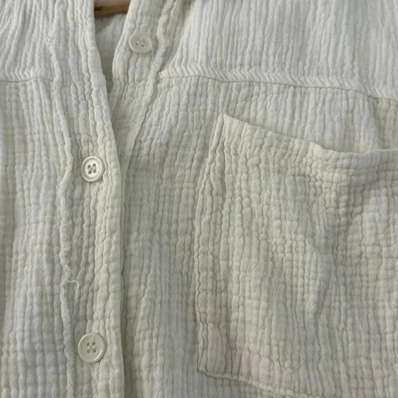 Women’s swimsuit coverup or oversized button up - Picture 4 of 6